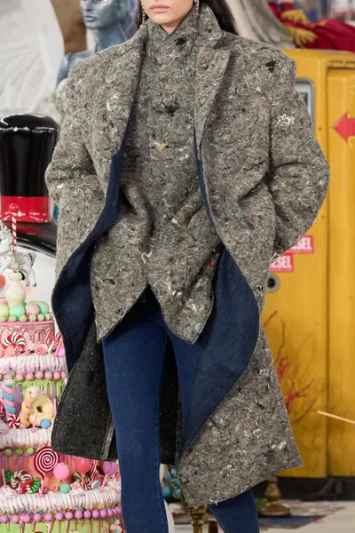 Look 28